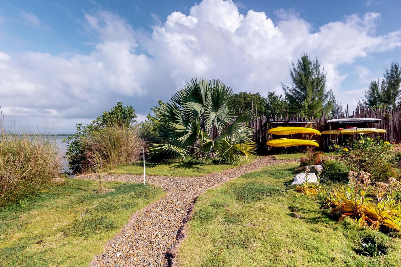 Swan Villas Maya Beach エクステリア 写真